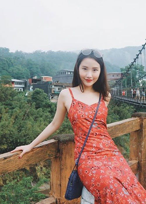 Xinh đẹp, có học thức, giỏi gang, Xuân Thảo được khen ngợi xứng đôi với Phan Thành nếu cả hai là một cặp.