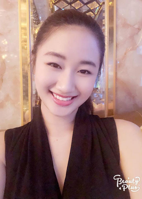 Hoa hậu Thu Ngân đăng tải status đầy ẩn ý: “Gái một con rồi các bác thấy em khác không ạ”. Sau đám cưới vào tháng 2/2017 cho đến nay, cô vẫn ở ẩn.