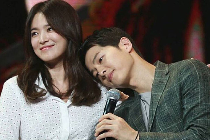 Đám cưới Song Joong Ki - Song Hye Kyo được người hâm mộ khắp châu Á mong chờ. Tuy nhiên, cặp đôi quyết định tổ chức hôn lễ theo tiêu chí “4 không” vì lo ngại sẽ xảy ra tình trạng hỗn loạn, mất kiểm soát. Ảnh: Allkpop