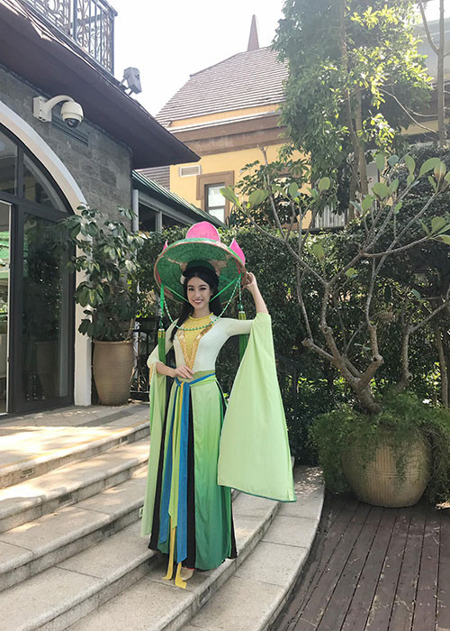 Hoa hậu Đỗ Mỹ Linh tươi rói sau khi hoàn thành vòng casting cho phần biểu diễn Dance of the world tại Hoa hậu Thế giới 2017.