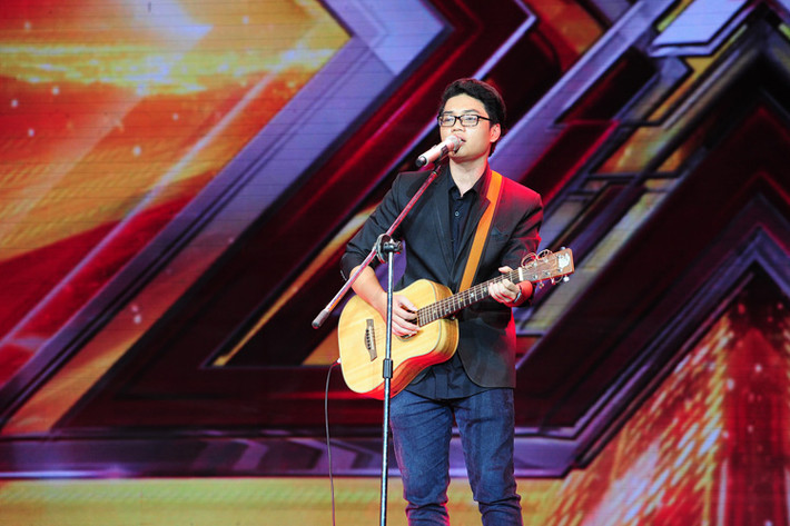 Thí sinh Trần Duy Khang cũng thuyết phục ban giám khảo qua ca khúc “When I was your man” với sự sáng tạo riêng.