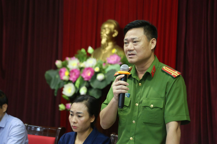 Ngày 7/8, Chỉ huy Công an quận Cầu Giấy (Hà Nội) cho biết đã khởi tố vụ án "Vô ý làm chết người". Theo đề nghị của gia đình cháu Lê Hoàng Long, cơ quan công an mời đơn vị pháp y độc lập đến khám nghiệm thi thể cháu bé. Long là nạn nhân bị bỏ quên trên ô tô đến chết.