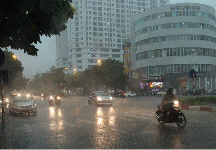 Nhìn hình ảnh này không ai nghĩ thời điểm này đang là giờ chiều. (Ảnh PLO)