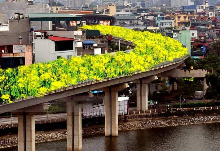 Dẫu biết rằng đây chỉ là một trò đùa trên mạng, nhưng nó phần nào phản ánh về sự bức xúc của người dân Thủ đô với dự án 8 lần chậm tiến độ này.