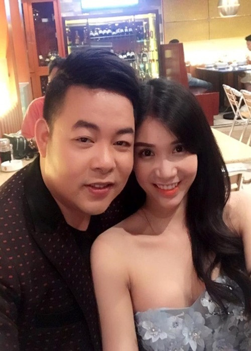 Thanh Bi bắt đầu hẹn hò với ca sĩ Quang Lê vào năm 2015 nhưng đầu năm 2017 mới công khai mối quan hệ tình cảm. Không lâu sau khi thừa nhận hẹn hò, Quang Lê chia tay bạn gái kém anh 14 tuổi. Ảnh: Vietnamnet.