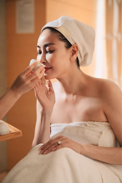 Sở hữu khối tài sản "khủng", Hà Kiều Anh tận hưởng cuộc sống vô cùng xa hoa.