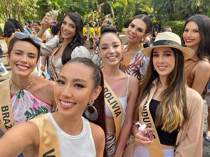 Đại diện Việt Nam đang tham gia nhiều hoạt động nằm trong khuôn khổ cuộc thi. Ảnh: FB Thùy Tiên