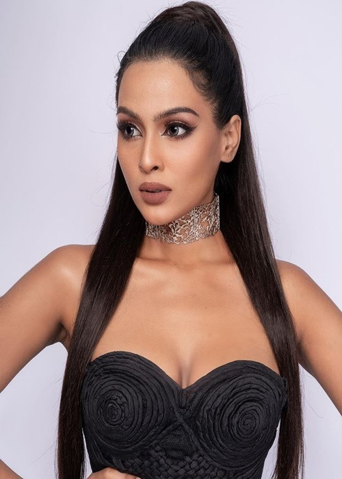 Lishalliny là người kế nhiệm của Jasabel Robert - đại diện Malaysia lọt top 10 cuộc thi Hoa hậu Hòa bình Quốc tế 2020.