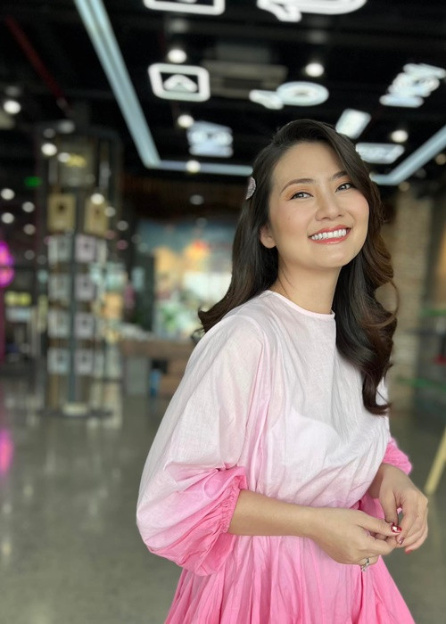 Gương mặt của Ngọc Lan hiện tại thon gọn hơn.