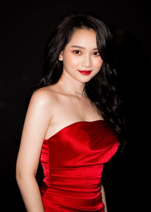 Trước loạt lời tố của bà Dung Bình Dương, phía mẹ ruột Trúc Anh, đồng thời là quản lý chia sẻ trên Lao động: “Tôi đã nắm được thông tin. Trước giờ, tôi vẫn liên hệ với cô Dung Bình Dương bình thường. Chuyện này tôi và cô Dung sẽ giải quyết nội bộ. Tôi và Trúc Anh xin phép không chia sẻ gì thêm”. Ảnh: Lao động