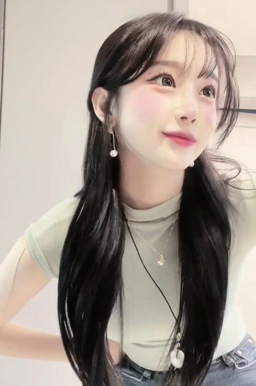 Xinh đẹp, nhảy tốt, Lee Ju Eun được người hâm mộ kỳ vọng sẽ tiến xa trong sự nghiệp.