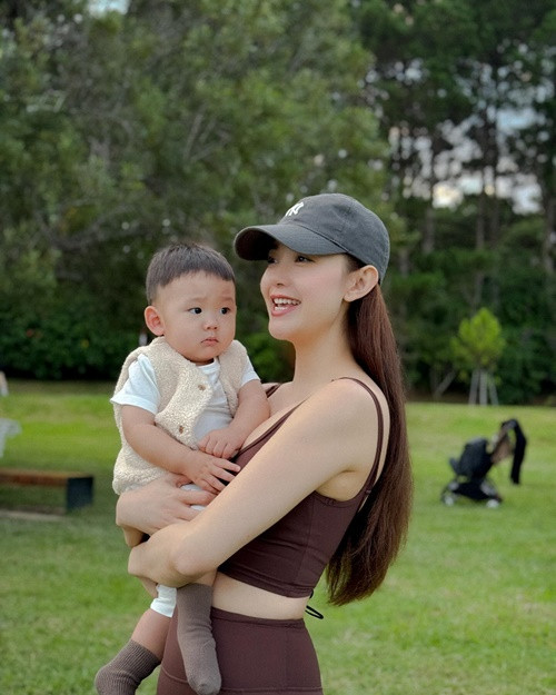 Mỗi bài đăng của Minh Hằng về con trai thu hút hàng chục nghìn người thích, chia sẻ trên Instagram, Facebook. Ảnh: Instagram Minh Hằng.