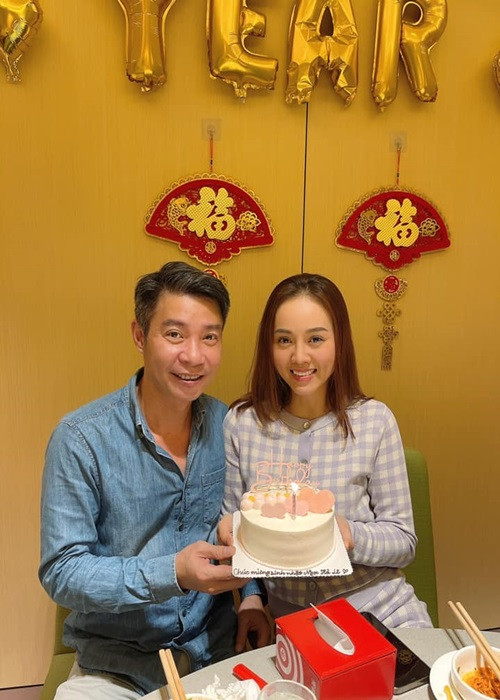 “Chúng tôi không hiểu sao trên mạng người ta có thể đồn thổi ác ý anh Lý đột quỵ vì rượu bia", Ngọc Hà bức xúc chia sẻ trên Dân Trí. Ảnh: FB Ngọc Hà