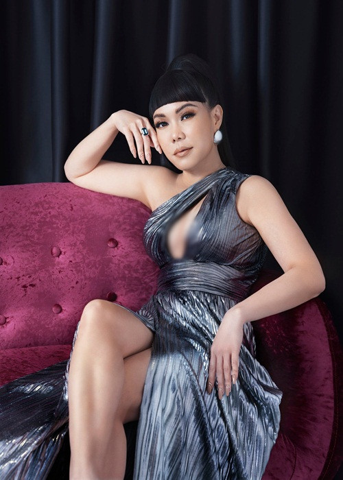 Việt Hương có chiều cao khiêm tốn nhất nhì Vbiz song cô khéo chọn trang phục để đẹp hút mắt.