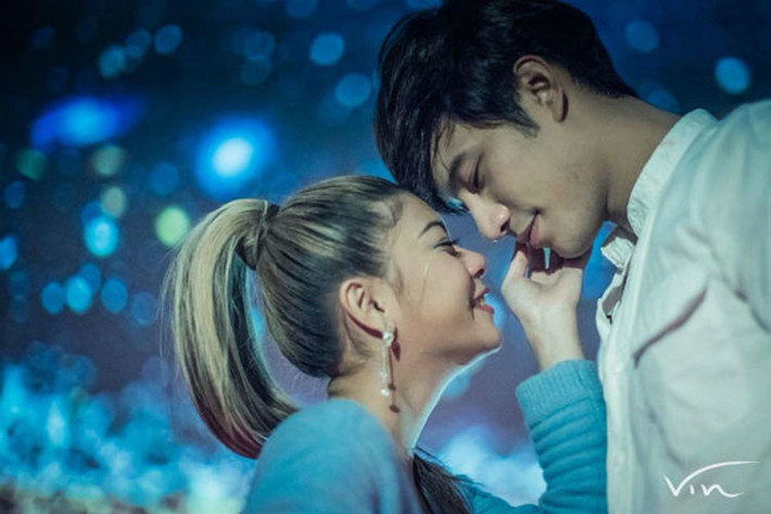 Sau khi đồng ý trở thành người yêu trong một chuyến đi đến Hàn Quốc, Bie đã thổ lộ muốn cưới Gubgib làm vợ. (Ảnh: Khmerload)