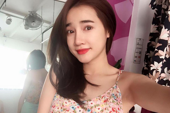 Nhã Phương “Hôm qua câu được nhiều cá quá. Lịch trình giữa tháng 5 Tuổi Thanh Xuân phần 2 mới được khởi quay tại Hàn Quốc nha cả nhà”