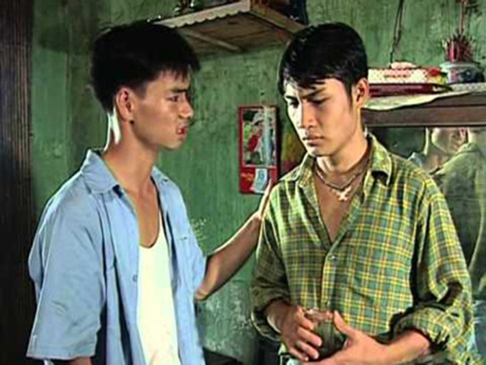 Khi Xuân Bắc chuẩn bị tốt nghiệp Khoa sân khấu, anh quen với vợ chồng cố nghệ sĩ Phương Thanh. Chính cố nghệ sĩ Phương Thanh âm thầm giúp đỡ Xuân Bắc có được vai Núi trong Sóng ở đáy sông lên sóng năm 2000. Ảnh: Khám Phá.