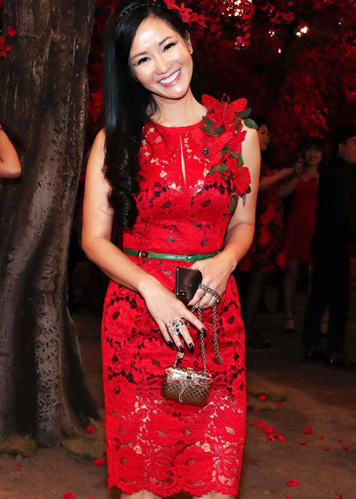 Tinh thần lạc quan cũng giúp nữ diva làng nhạc Việt giữ được nhan sắc không tuổi.