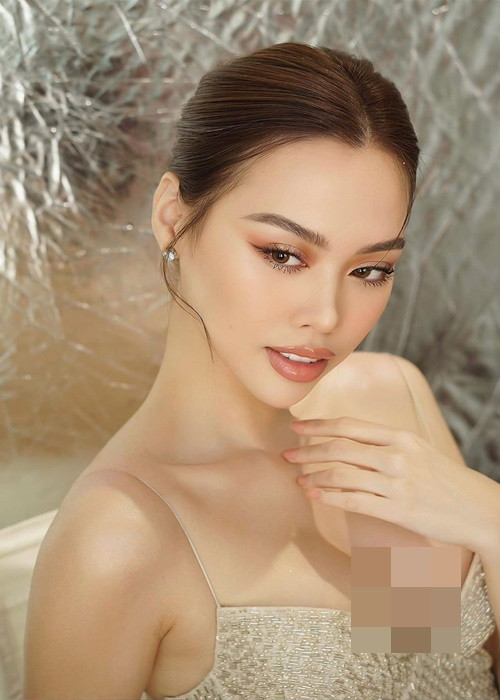 Tâm Như chuộng trang phục tôn vòng một.