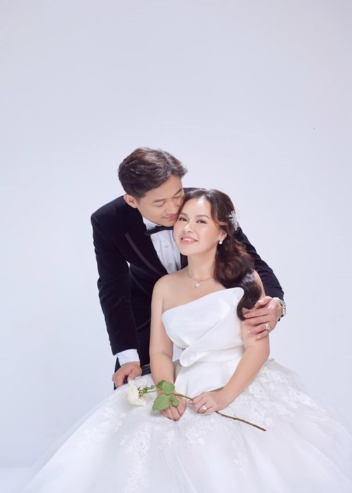 Bà xã của Quý Bình là doanh nhân Nguyễn Ngọc Tiền - tổng giám đốc một công ty bất động sản.