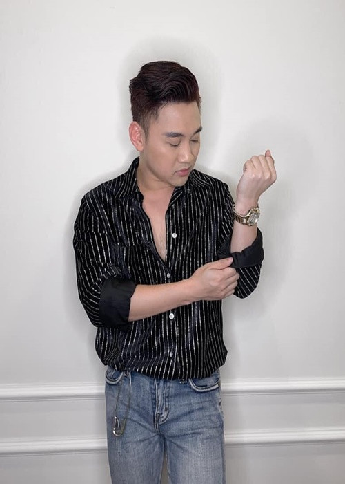 Don Nguyễn than thở khi đặt vé: “Bây giờ mới thấu được cảm giác không săn được vé”. Ảnh: FBNV.