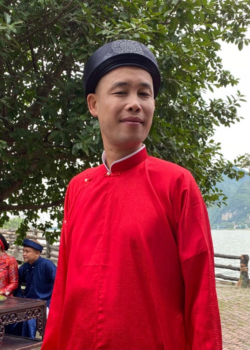 Anh chia sẻ trên Đời Sống Pháp Luật về câu hỏi có đóng Táo quân không: "Không ai cho những người như tôi đóng Táo quân đâu. Tôi cũng phải nhìn nhận điều đấy một cách sòng phẳng. Nói chung là câu chuyện của tôi hết lần này đến lần khác, chuyện nọ đến chuyện kia thành ra là khó để trở lại sân khấu Táo quân". Ảnh: FBNV.