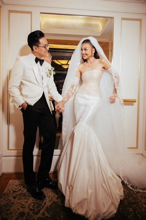 Nhạc trưởng Trần Nhật Minh hài hước chia sẻ trong đám cưới: "Tuy là chỉ mới gia nhập thôi nhưng mọi người đã bầu Minh là hội trưởng của "Hội những người thích nghe vợ nói". Ảnh: Vietnamnet.
