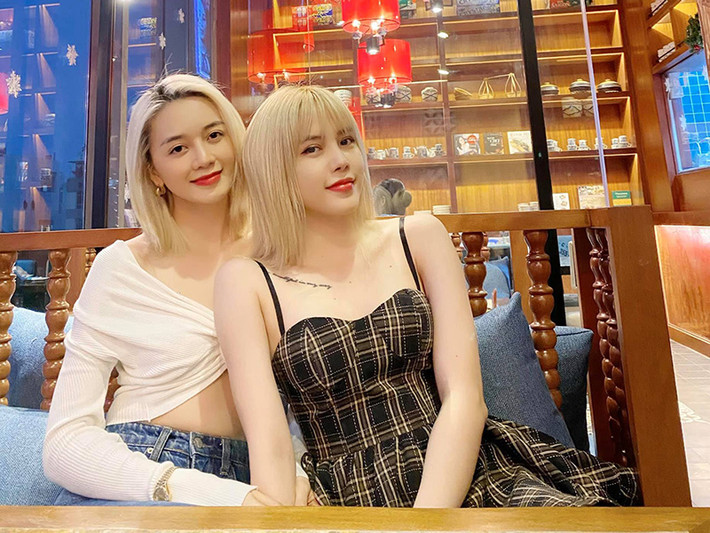 Mới đây, Thiều Bảo Trâm vướng tin đồn chia tay Sơn Tùng M-TP. Là chị gái của Thiều Bảo Trâm, Thiều Bảo Trang liên tục có chia sẻ ẩn ý.