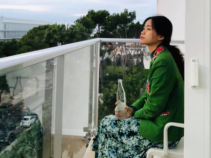 Sau một thời gian, Đồng Lan khỏi bệnh. Gần đây, trên Dân Việt, nữ ca sĩ chia sẻ quá trình vượt qua căn bệnh này dù một mình ở Pháp.
