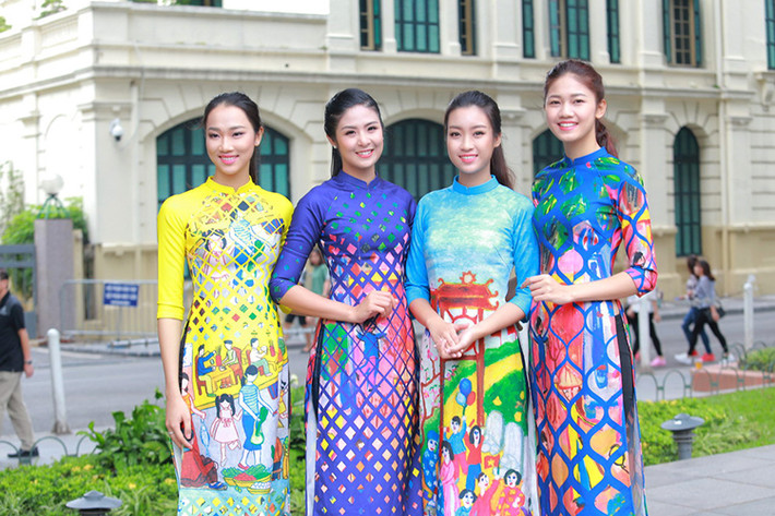 Hoa hậu Đỗ Mỹ Linh (thứ hai bên phải) vừa tham gia chương trình “Nhảy! Vì Việt Nam khỏe mạnh hơn”.