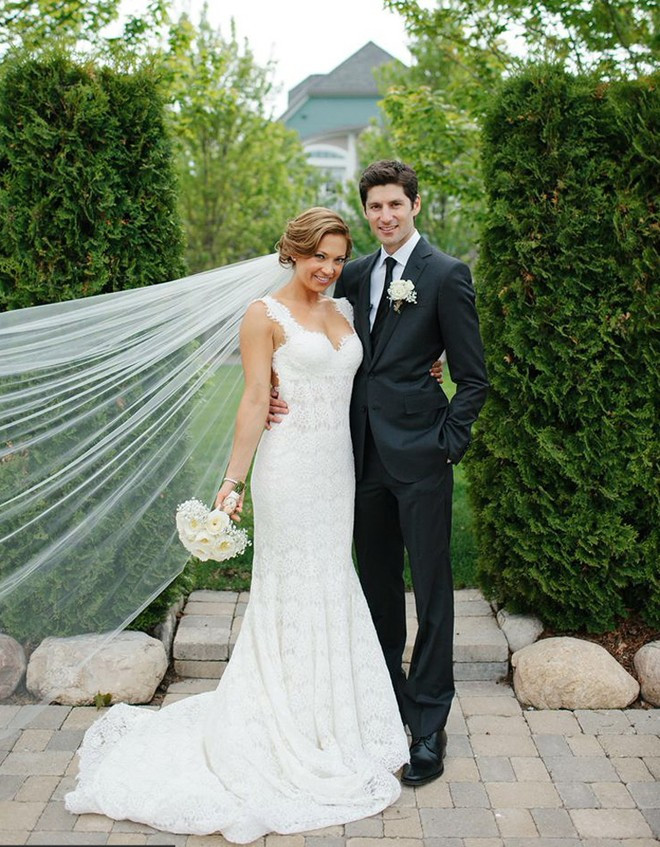 Tháng 6/2014, Ginger Zee kết hôn với Benjamin Aaron Colonomos, một phát thanh viên trên sóng WNBC-TV New York. Trước đó, hai người đính hôn từ tháng 8/2013.