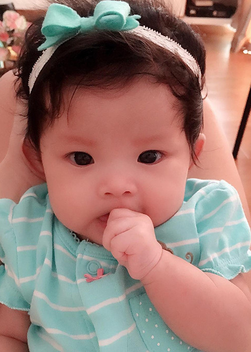 Từ cuối tháng 3/2017, Hải Băng đã liên tục vướng nghi vấn sinh con gái đầu lòng với Thành Đạt. “Với tôi, bây giờ chỉ muốn kiếm thật nhiều tiền, tự do và bên cô ấy”, cô từng viết. Ảnh: FBNV