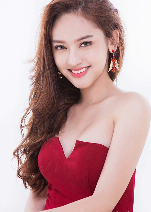 Chưa lên sóng, The Face mùa 2 còn gây ồn ào bởi dàn thí sinh hot girl thị phi. Theo đó, ở vòng sơ tuyển online, ban tổ chức nới lỏng điều kiện ứng tuyển. Bởi vậy, không ít hot girl như Thúy Vi, Bà Tưng..có cơ hội ứng tuyển. Ảnh: FBNV