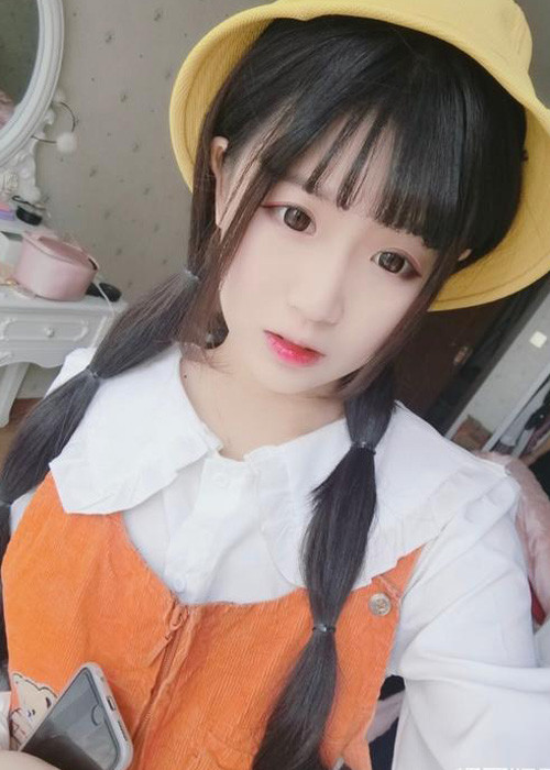 Nữ MC Trung Quốc mang bầu 8 tháng Thanh Ninh được nhận xét là một cô gái xinh xắn, đáng yêu, có nước da trắng hồng. Ảnh: Ifeng