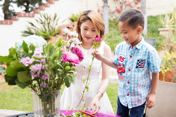 Vào những ngày nghỉ, giọng ca “Búp bê” hưởng thụ cuộc sống an nhàn, bình yên bên những người thân.