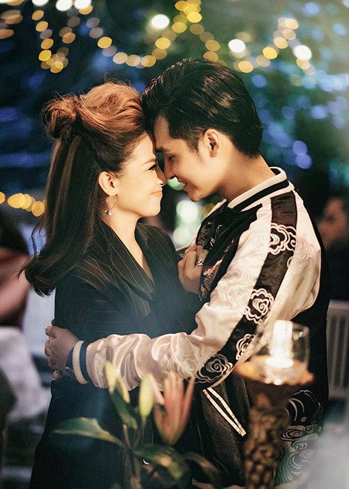Trong trường, từ bạn bè đến thầy cô đều biết chuyện tình giữa Hoàng Yến và Hà Anh. Nhiều người không hiểu vì sao một cô gái nhút nhát, hiền lành, chăm học lại yêu một chàng trai nghịch ngợm, đào hoa như Hà Anh. Ảnh: FBNV