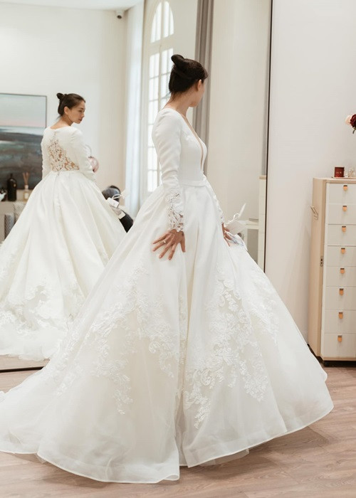 Nàng đả nữ vẫn giấu hình ảnh chiếc váy cưới cho ngày trọng đại.