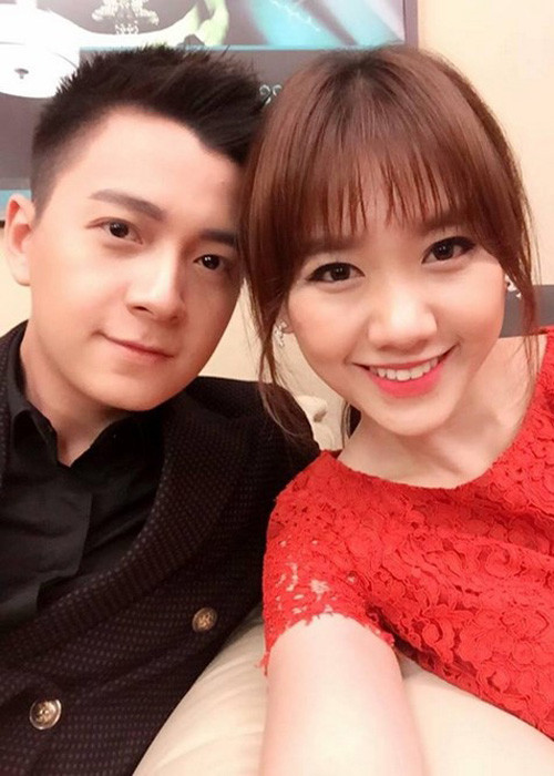 Chia sẻ của Hari Won nhận được sự đồng cảm của fans. Thế nhưng, không ít cư dân mạng chê trách cô quá dựa dẫm Trấn Thành đến nỗi lơ là việc chuẩn bị kỹ lưỡng về trang phục, tiền bạc cho chuyến lưu diễn ở đất khách quê người.