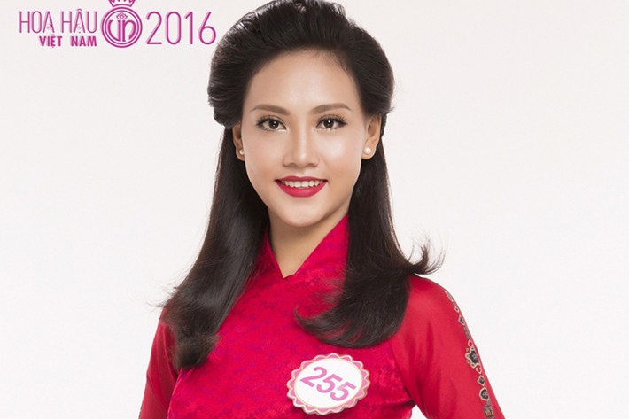 Vừa qua, ban tổ chức cuộc thi Hoa hậu Việt Nam 2016 đã phát hiện Trần Thị Thùy Trang là một trong hai thí sinh có can thiệp thẩm mỹ răng.