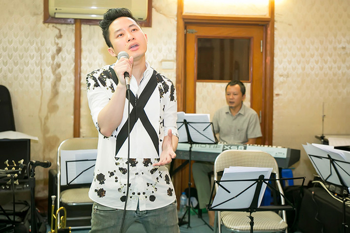 Trong liveshow của nhạc sĩ Nguyễn Cường, Tùng Dương sẽ thể hiện khoảng 4 ca khúc. Vốn yêu các sáng tác của nam nhạc sĩ, anh thực sự muốn được hát nhiều hơn.