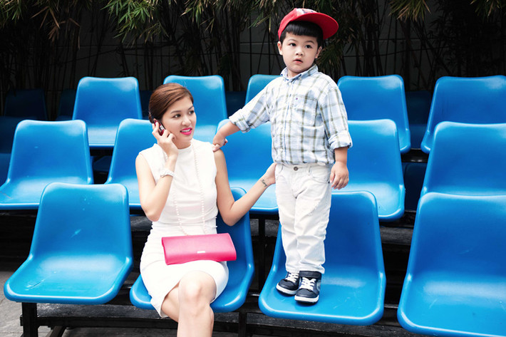 Người đẹp Hồ Oanh Yến và con trai Henry Nguyễn vừa xuất hiện trong chương trình Siêu mẫu nhí tại TP HCM.