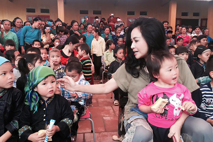 Thanh Lam cũng ghi lại những khoảnh khắc đáng nhớ của mình trong chuyến đi lên vùng cao làm từ thiện.