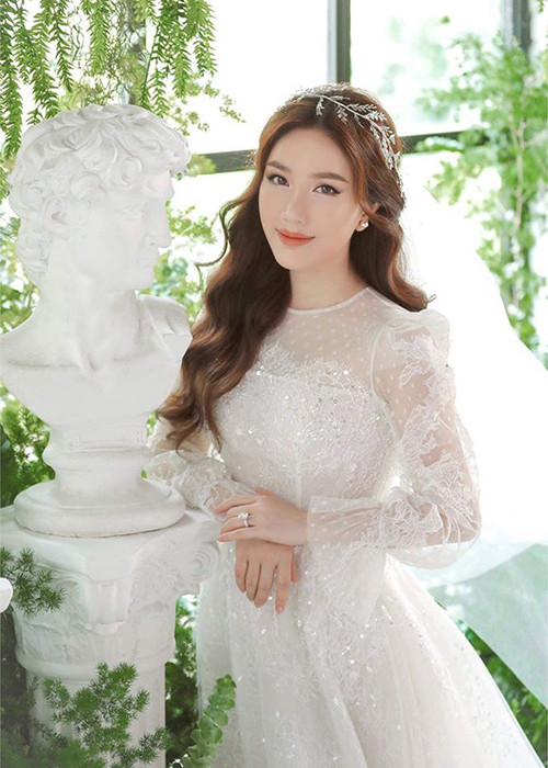 Về lý do kín tiếng trong chuyện tình cảm, Bảo Thy cho hay cô muốn bảo vệ cho hạnh phúc của mình. Ảnh: Zing