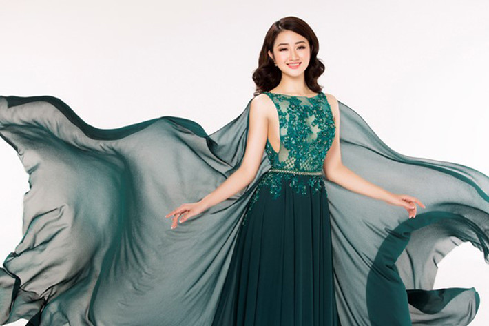Vừa qua, người đẹp Trần Thị Thu Ngân giành được vương miện Hoa hậu bản sắc Việt toàn cầu 2016. Ngay sau đêm đăng quang, tân hoa hậu tung ra bộ ảnh đầy gợi cảm của mình.
