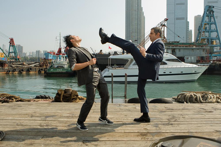 Đặc biệt, Williams từng hợp tác với nam diễn viên nổi tiếng trên toàn thế giới Rowan Atkinson (Mr Bean) trong phim “Johnny English Reborn”. Vai diễn của Williams đòi hỏi anh có những cảnh hành động cùng Mr Bean.
