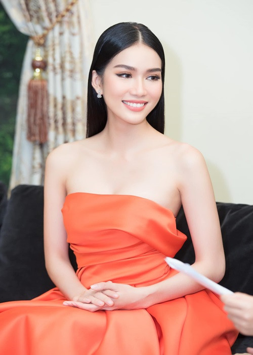 Á hậu Phương Anh đỗ thủ khoa chuyên ngành Hệ thống quản lý thông tin của trường Đại học RMIT. Trước đó, Phương Anh từng đoạt huy chương vàng Olympic môn tiếng Pháp năm 2014, giải nhất thành phố môn tiếng Pháp năm 2014, giải 3 học sinh giỏi quốc gia môn tiếng Pháp năm 2016 và có chứng chỉ IELTS 8.0.