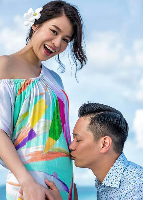 Ngày 14/5/2017, đúng Ngày của mẹ, Hồ Hạnh Nhi bất ngờ chia sẻ ảnh siêu âm con đầu lòng cùng những khoảnh khắc ngọt ngào bên chồng trong giai đoạn bầu bí. Ảnh: FBNV