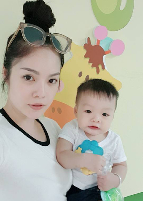 Dương Cẩm Lynh đưa con trai đi tiêm chủng là một trong những tin tức sao Việt trong ngày 19/10.