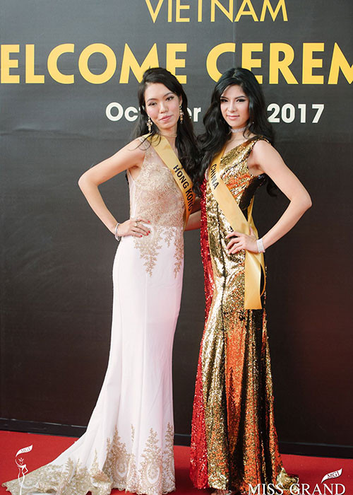 Hoi Lam Law còn bị chê tạo dáng kém chuyên nghiệp tại đấu trường nhan sắc quốc tế. Ảnh: Hoa hậu Hòa bình Thế giới 2017