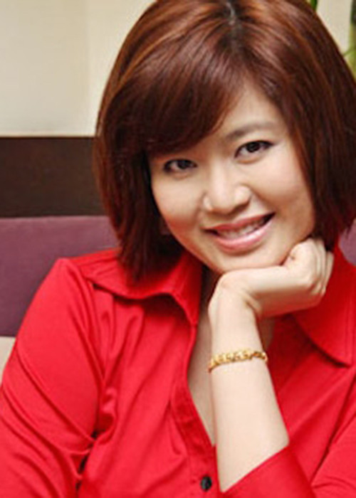 Thu Thủy không dấn thân vào làng giải trí. Ở tuổi 26, Hoa hậu Việt Nam 1994 lên xe hoa. Thu Thủy từng kể cô và chồng đã có một cuộc tình đẹp, lâu bền trong một khoảng thời gian rất dài trước khi tiến tới hôn nhân. Ảnh: Lao động